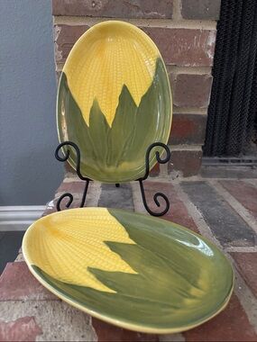 Set of 2 Vintage Shawnee oven-proof 68 corn cob ceramic dishes